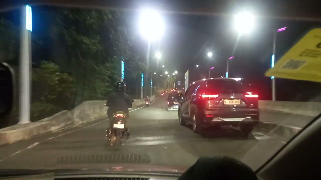 Dashcam pulang bukber so malam masih macet aja 😡