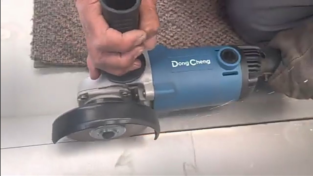 La herramienta Dong Cheng : Cortando láminas con precision