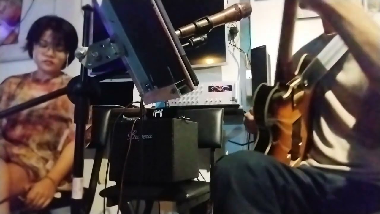 Bugera AC 60 with ES335 style guitar, light distortion effect, Cab Sim