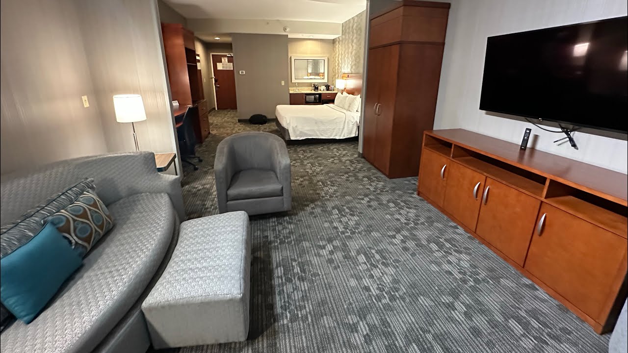 RENOVATED Courtyard by Marriott Ottawa Hotel East - Executive Suite - Breakfast - Review