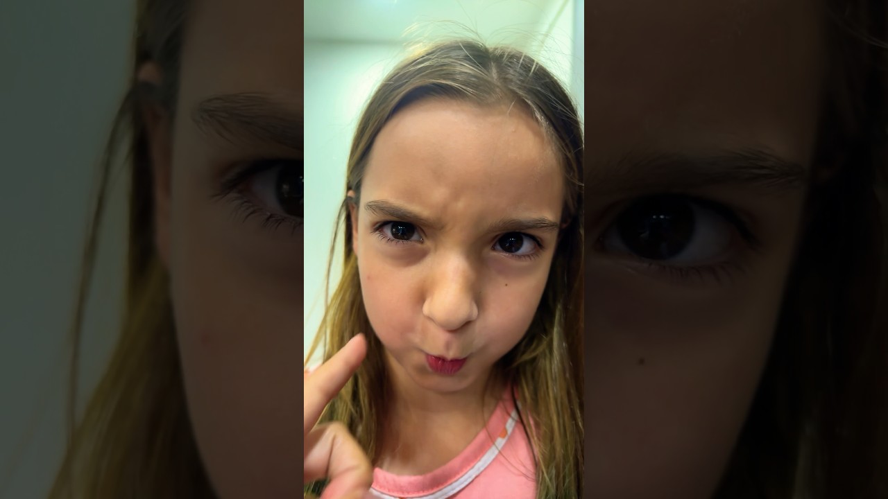 Sua m&atilde;e fica te apertando? 🤭🤭🤭🤭 #memeblox #funny #shortsvideo