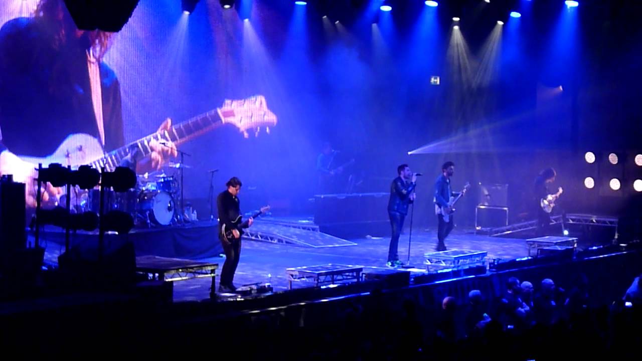 You Me At Six - No-one Does It Better (live @ Birmingham 10/02/15)