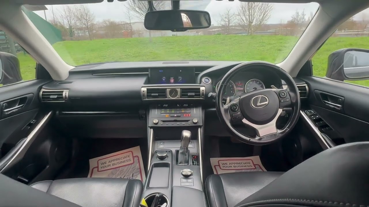 🚗 2015 LEXUS IS 300h ADVANCE ✨🚗