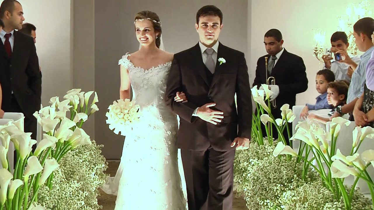 Entrada da noiva Mariele - DIGITAL Vídeo Produtora Goiânia - Casa Lis.m2t