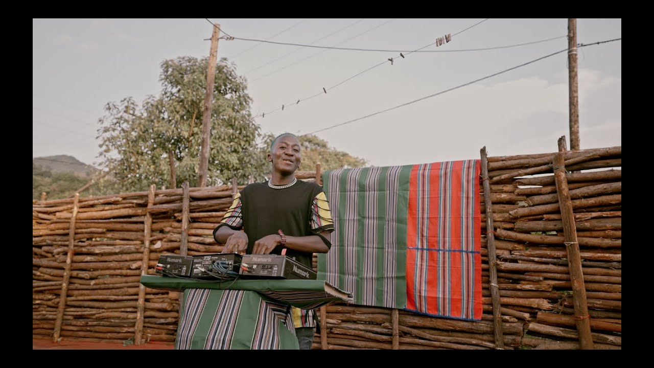 TuksinSA - Mukhavha (Official Music Video) Feat Makhadzi & FUZA