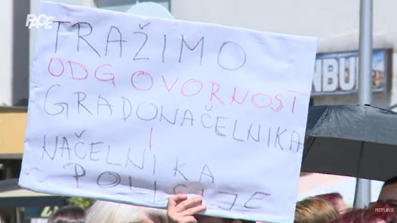 Nakon zločina, u Gradačcu trodnevna žalost; stotine građana izašlo na proteste: Sistem nas ne štiti!