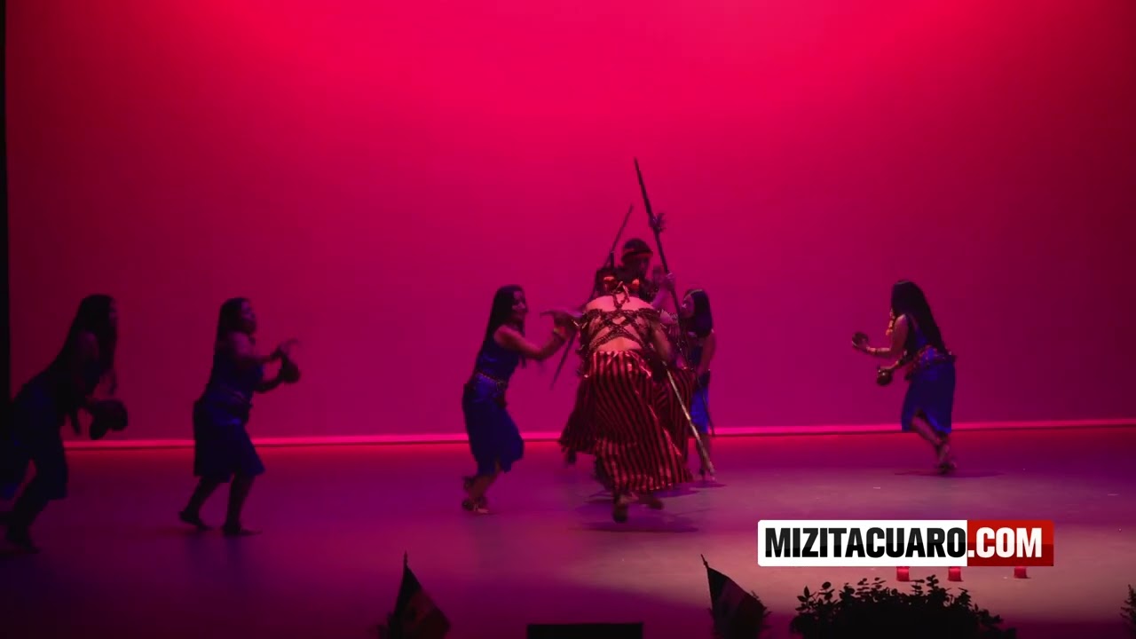 Centro Shuar Tsuer Entsa de Ecuador el Teatro Juárez de Zitácuaro