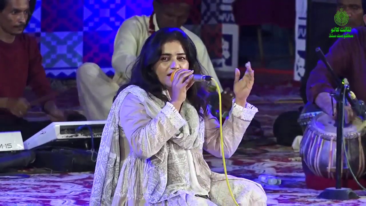 Deeba Kanwal sings Aun Abany Wanjan in 276th Urs Shah Abdul Latif Bhittai 2019
