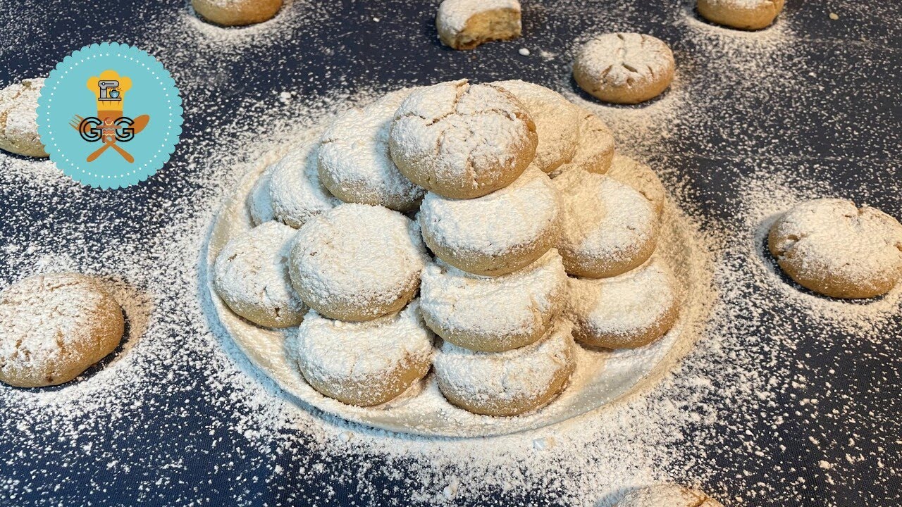 Κουραμπιέδες Νηστίσιμοι Με Λάδι / Greek almond snow balls - Kourabiedes