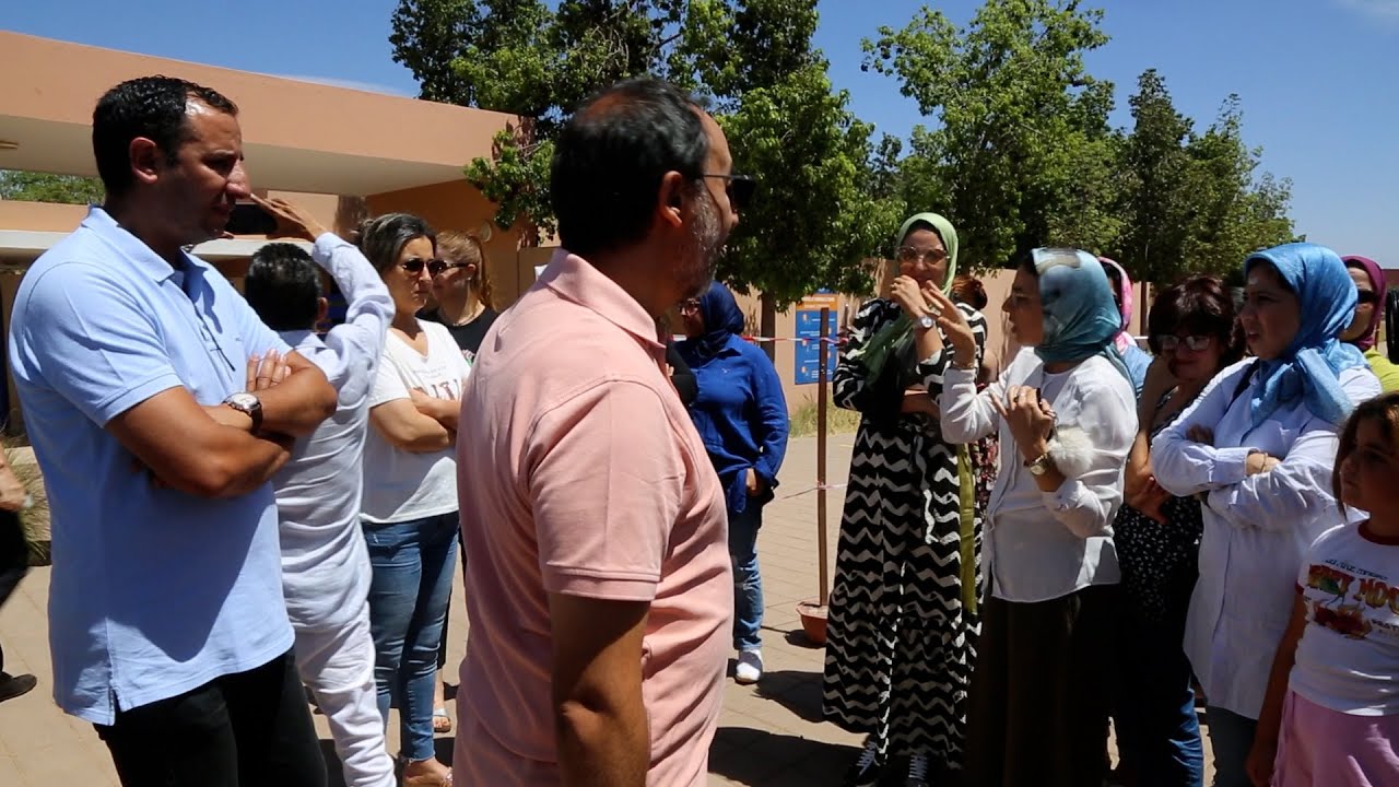 اولياء التلاميذ يحتجون تنديدا بتردي المنظومة الدراسية لاحدى مدارس البعثة الفرنسية بمراكش