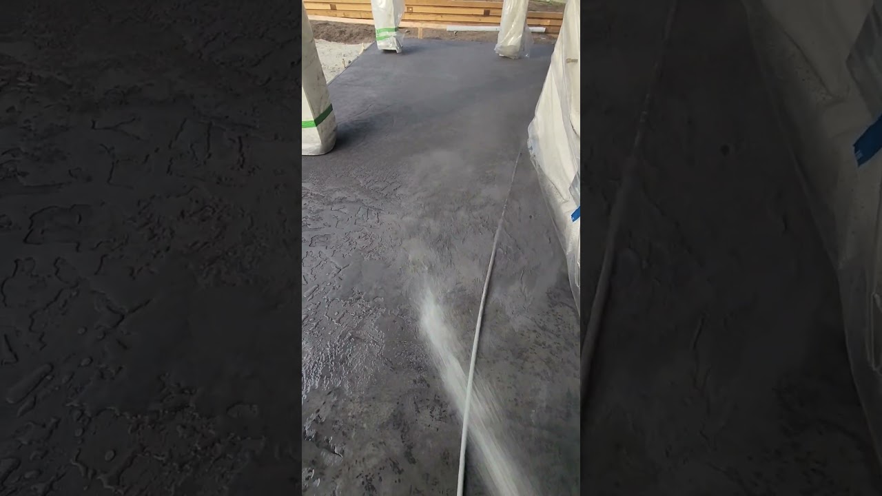 Rinsing powder pigment off concrete! #asmr #satisfying #guttercleaning #cleaning