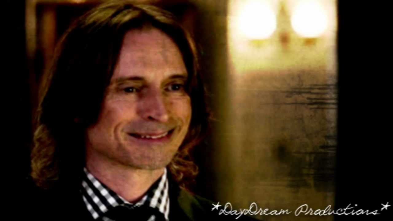 c u r i o u s ;; { Gold/Emma }