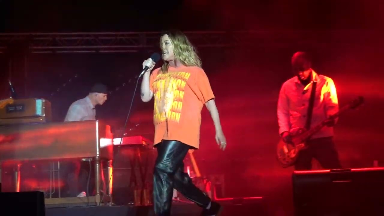 Alanis Morissette - Right Through You - Live Miami Beach, FL, 03/12/2022 1080p HD HQ