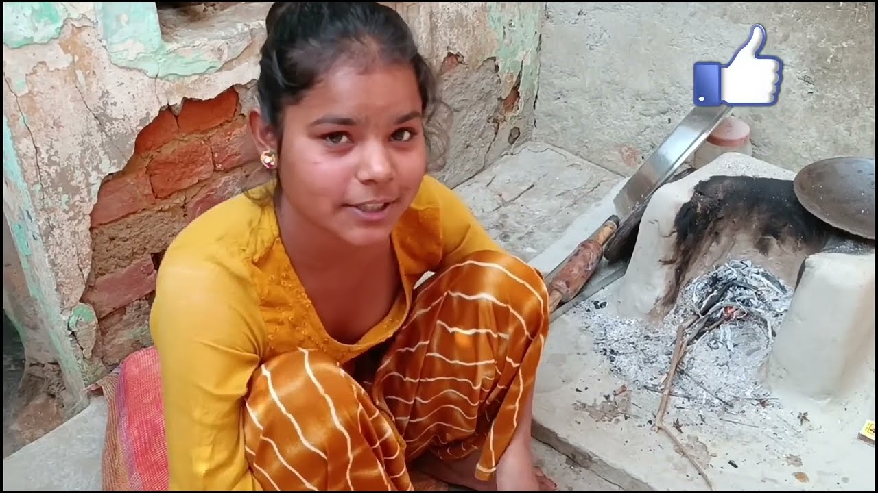 स्वादिष्ट भरमा बैंगन का भरता || और गरमा गरम चूल्हे की रोटी