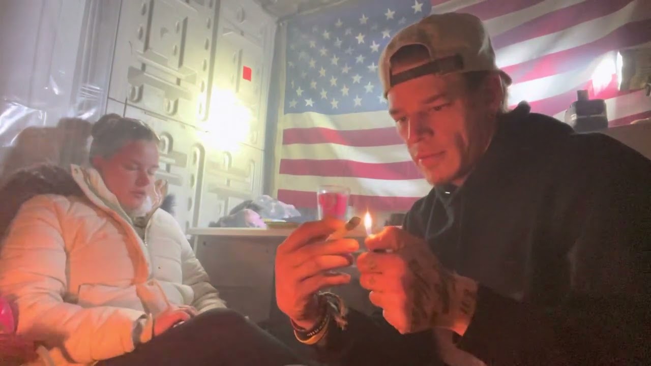 Apple tarts strain smoke with us