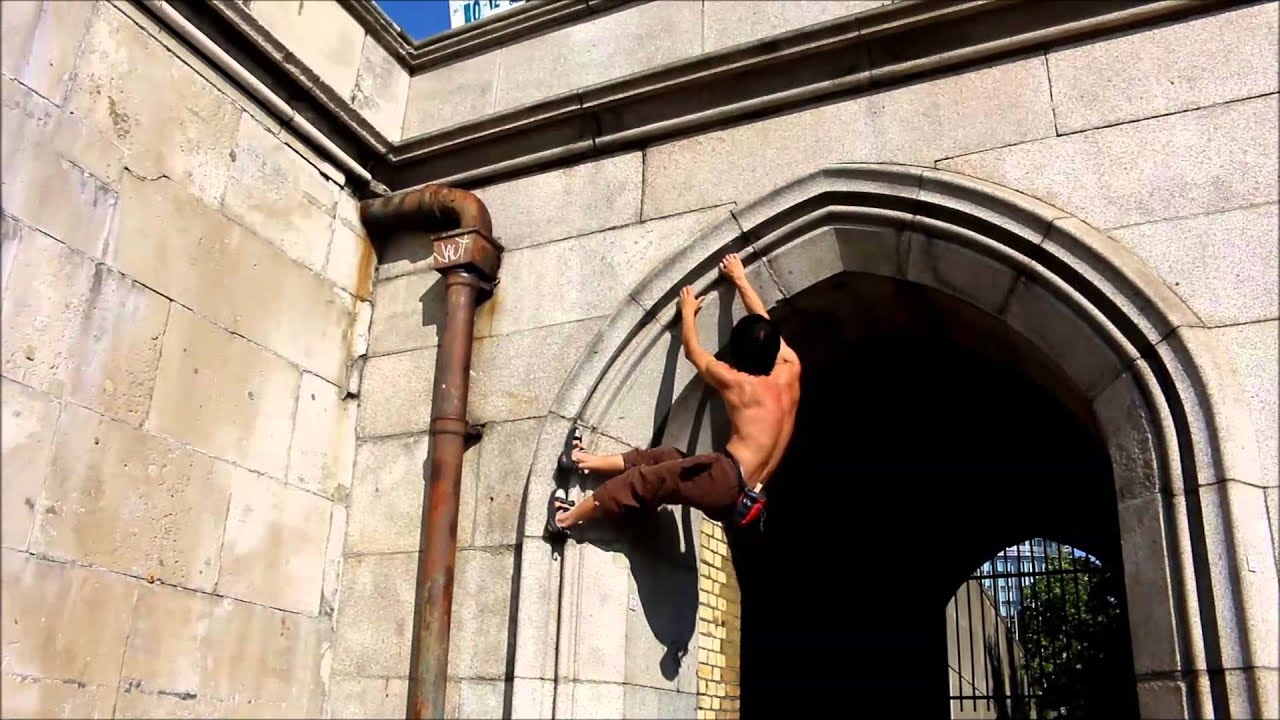 Buildering in London 2014