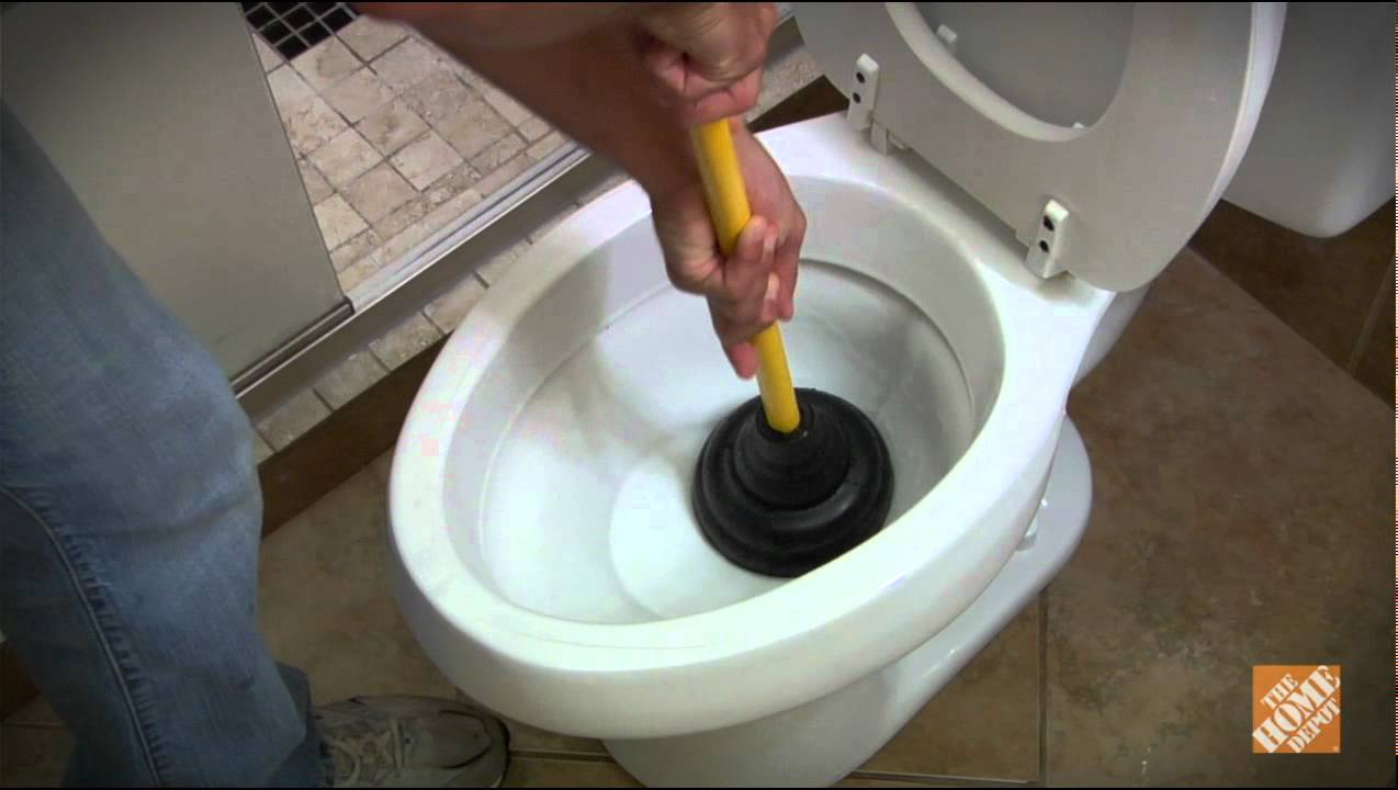 The Home Depot | C&oacute;mo Destapar Un Inodoro