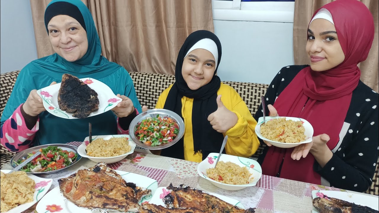 «سمك»مشوى ورز ببصل وسلطه. الغداء النهارده.😋 مع قصه جديده 