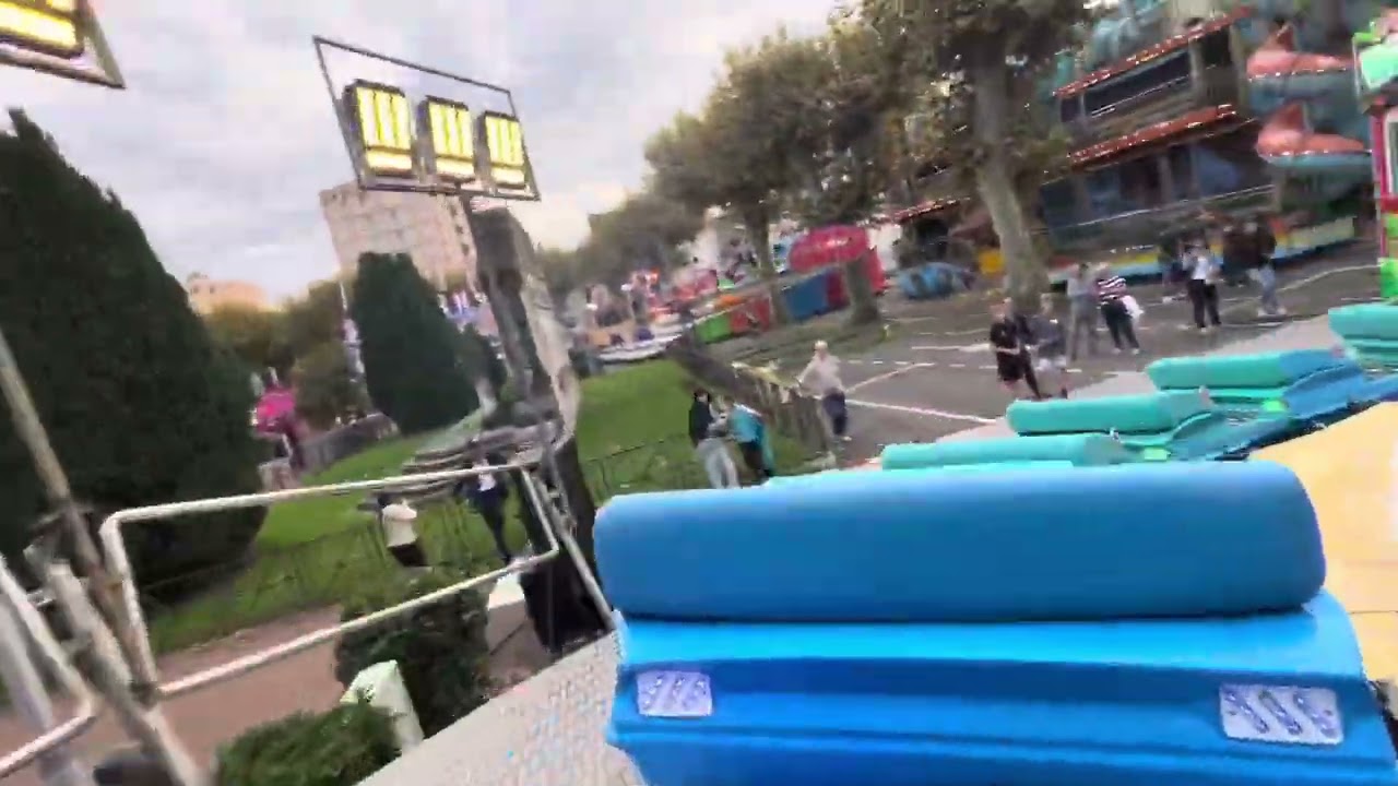 le Blue Hawaii, fête foraine de Cahors, 2024 ￼