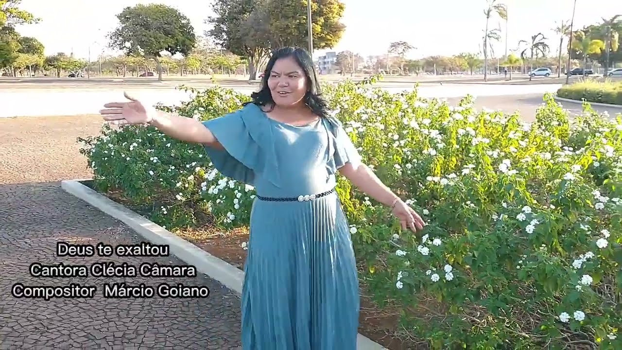 Deus te exaltou (Cantora Cl&eacute;cia C&acirc;mara)(Clipe Oficial).