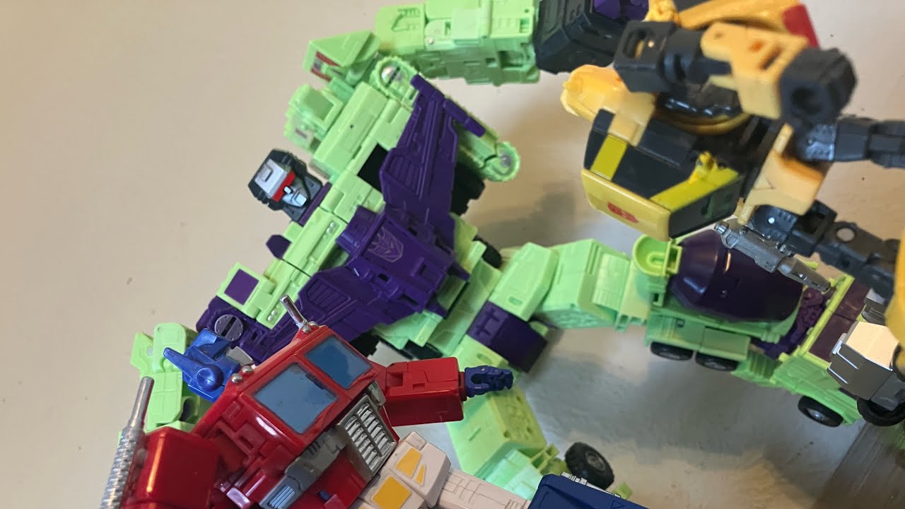 # 11 Studio Series 86 Devastator  review