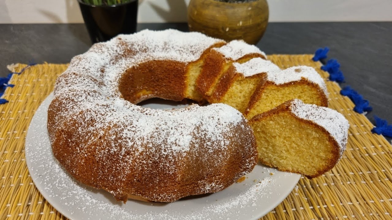 Cake à la farine de maïs 🌽 moelleux et rapide/Ciambella con farina di mais morbida e buona 🍩