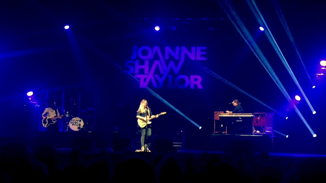 Solo on Hammond XK-5 + Leslie 145 (w/ Joanne Shaw Taylor - live at Birmingham Symphony Hall)
