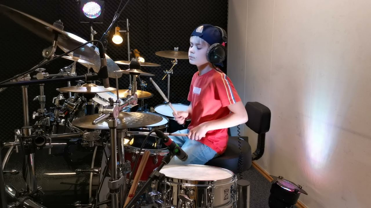 On the Beach - Chris Rea - Drum Cover . Daniel Gortovlyuk 10,6 year old Drummer .