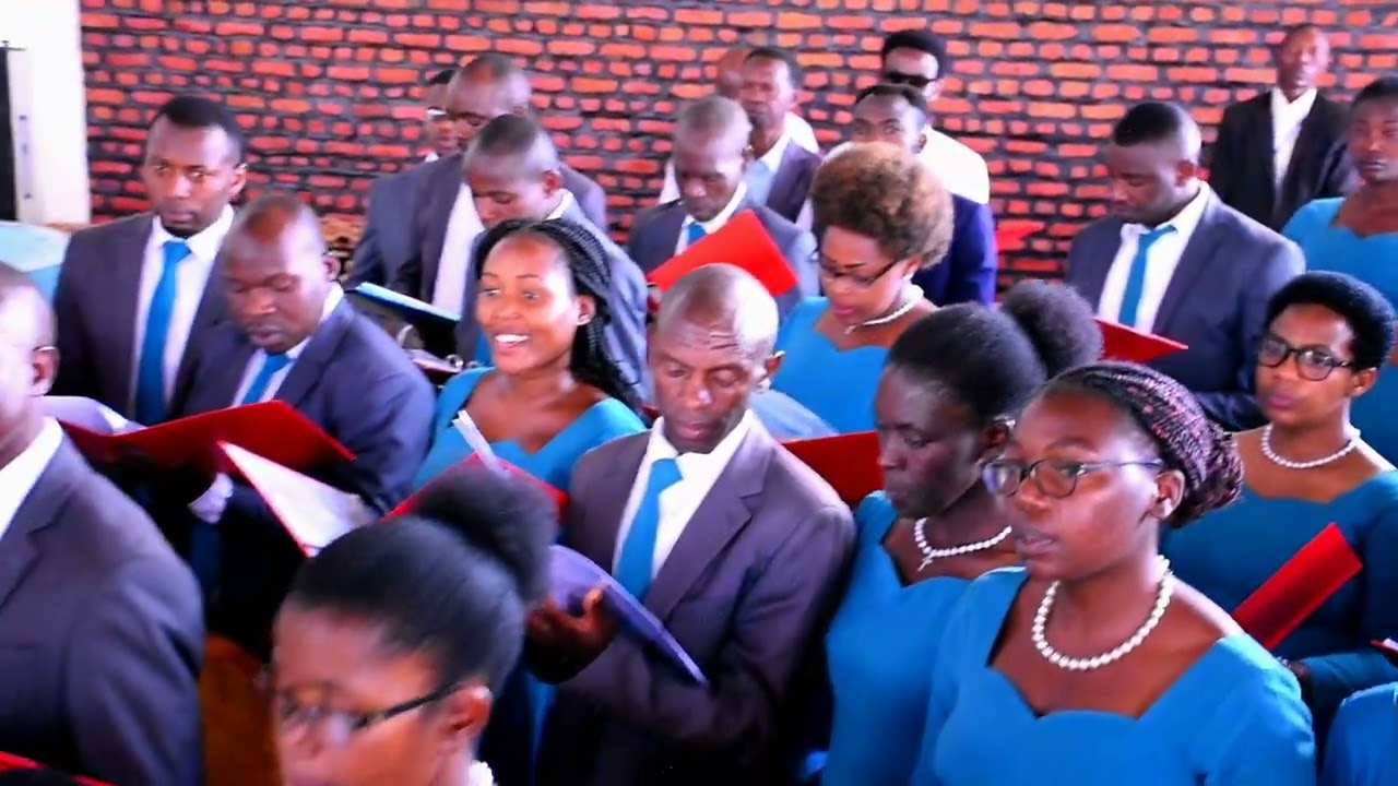 Amahoro iwacu & Nyakira ndaje performed by Chorale Amis de la Croix Byumba