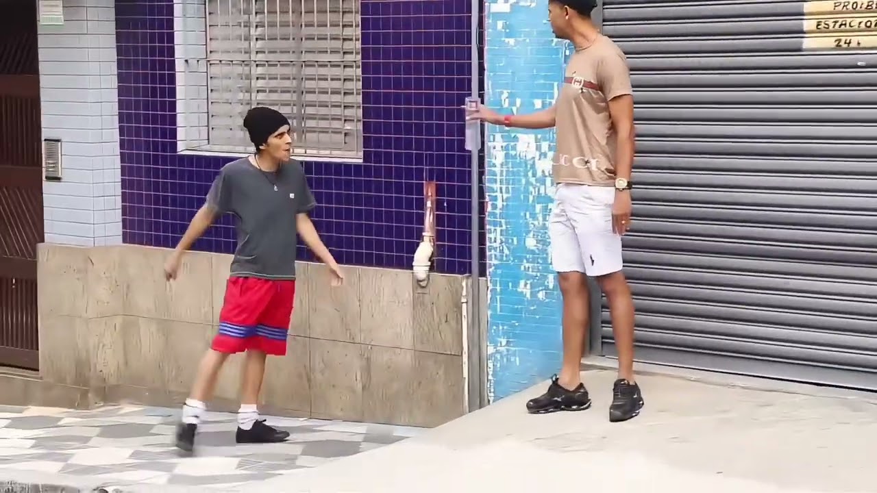 V&Iacute;DEO COMPLETO VOC&Ecirc; CHAMOU MINHA M&Atilde;E DE GOSTOSA | PEGADINHAS MAIS ENGRA&Ccedil;ADAS MIXREYNOLD