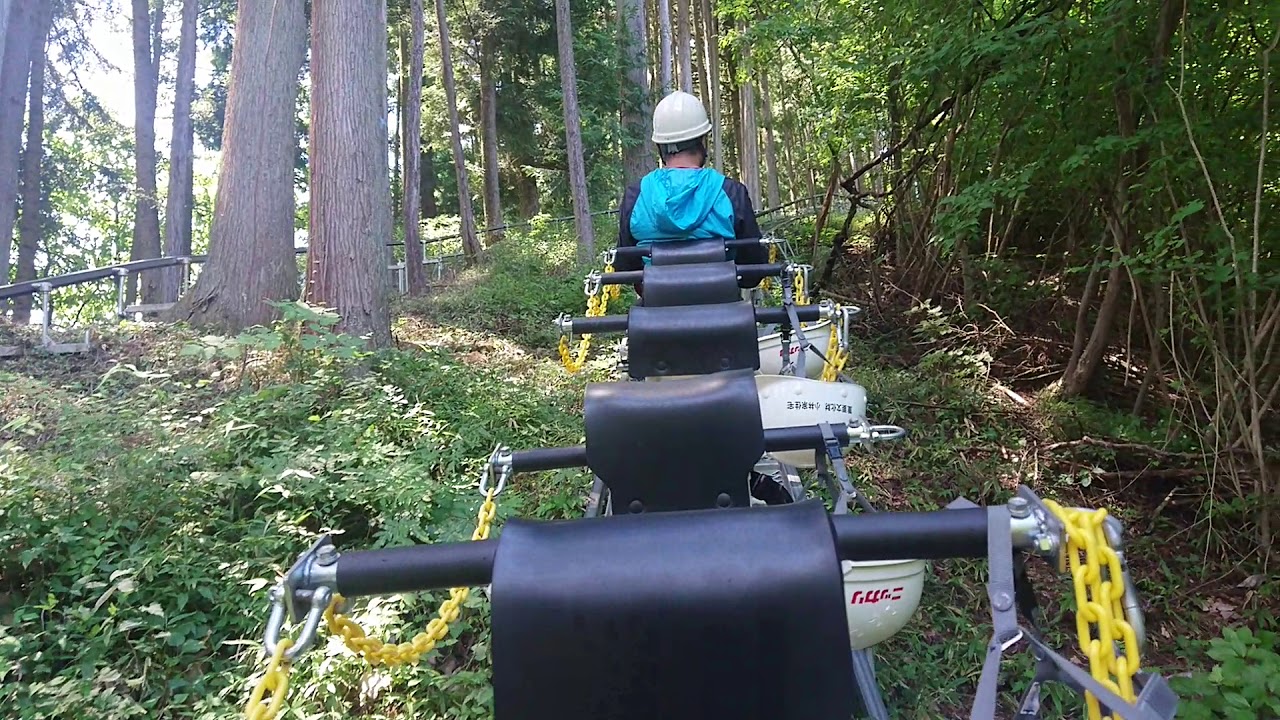 東京都の山奥にモノレール！？檜原村の小林家住宅へ敷かれる超急斜面モノレールに乗った！