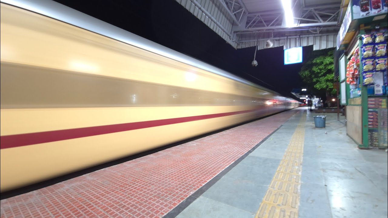 Fast and Furious non SF trains on rampage|| WAP7 Uttarbanga+Kanchankanya+Mithila at flat 130 Kmph