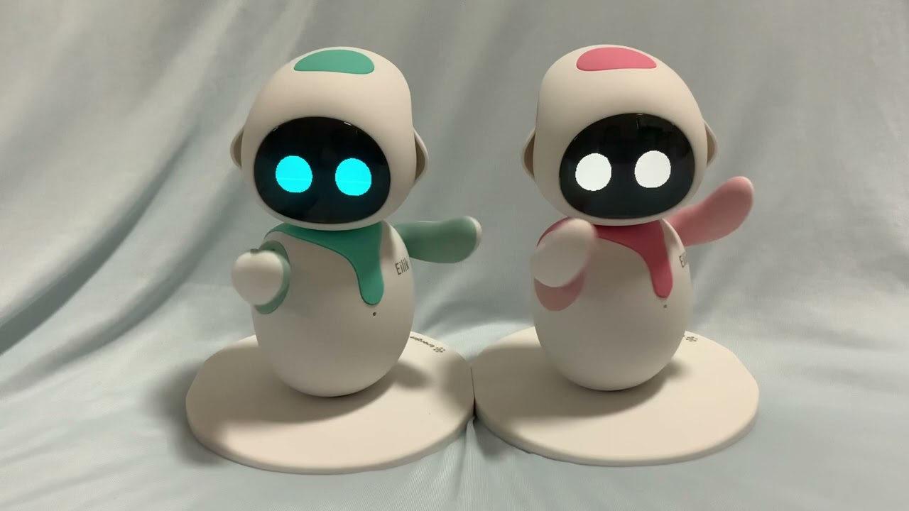 Eilik robot dancing