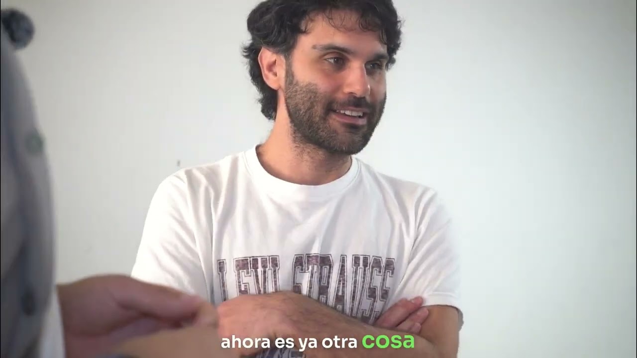 Nos entregó el currículum en papel | Nacho Olcina UX/UI Design Lead