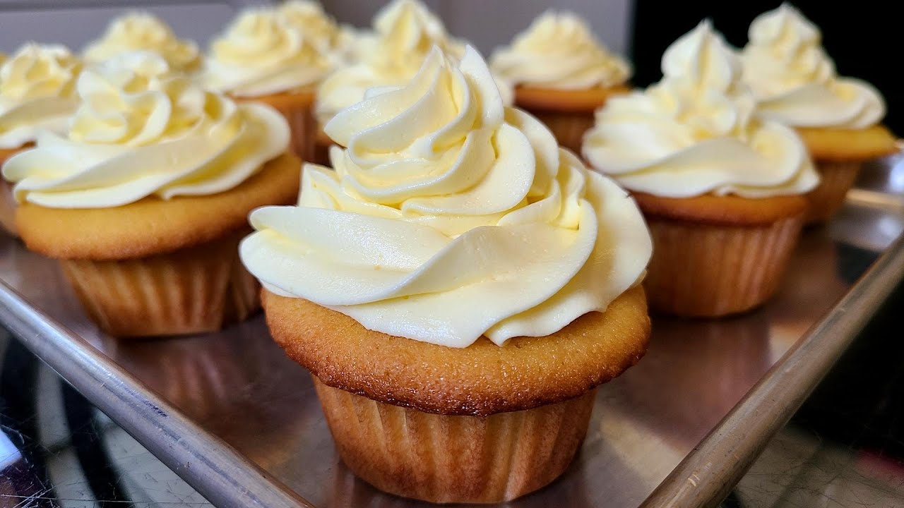 Lemon Supreme Cupcakes