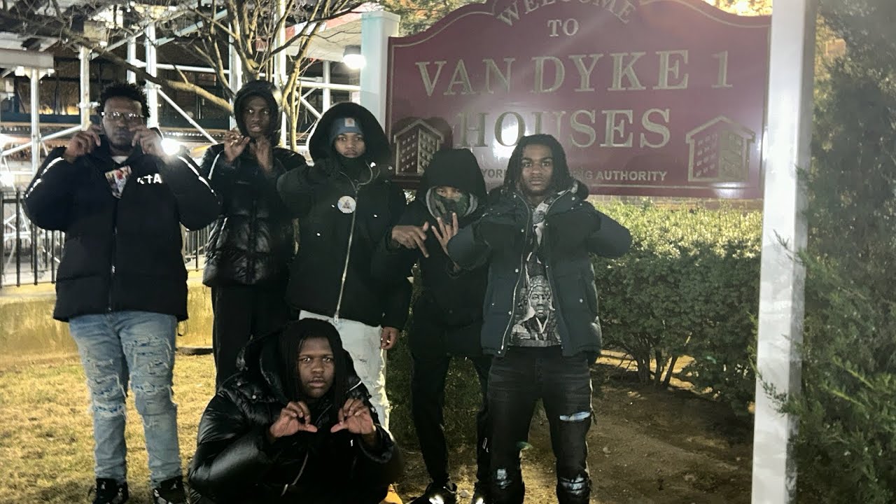 DAOUDA VISITS ONE OF THE MOST DANGEROUS HOODS IN BROOKLYN  🏚️ [ VAN DYKE ] 🅱️