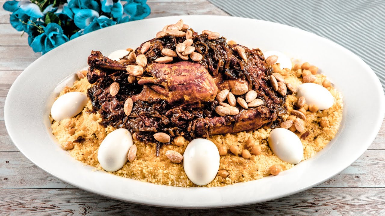 Delicious Coucous with Chicken and Caramelized Onions  اروع كسكس مغربي 😋بالدجاج والبصل المعسل(تفاية)