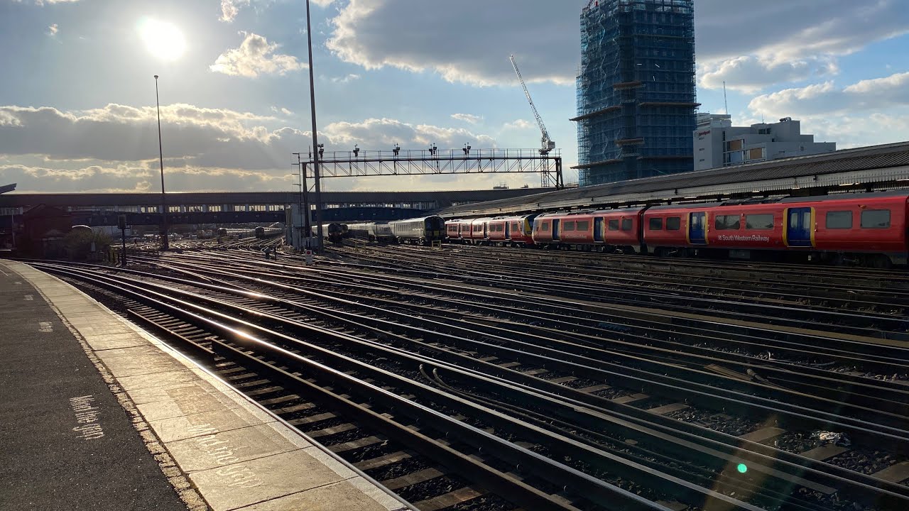 South Western Railway, Southern, GX and LO Trains at Clapham Junction on March 6th 2020