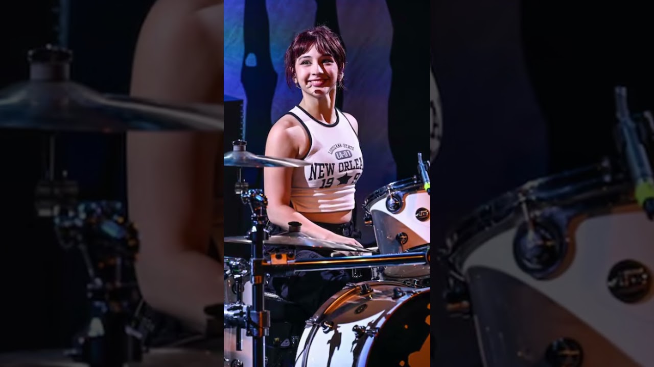 She is Paulina Villarreal from The warning #thewarning #paulinavillarreal #reacci&oacute;n #rock