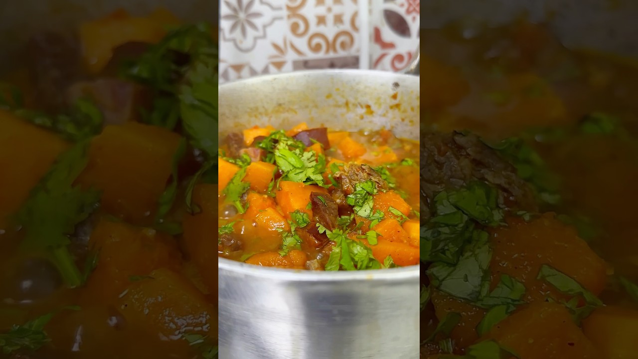 Picadinho de carne seca com ab&oacute;bora. #CarneSeca #Picadinho #Ab&oacute;bora #PicadinhoDeAb&oacute;bora