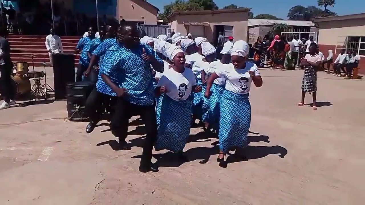 Don Bosco Youth Choir Makululu - Nganaikala Ndeyelenganya