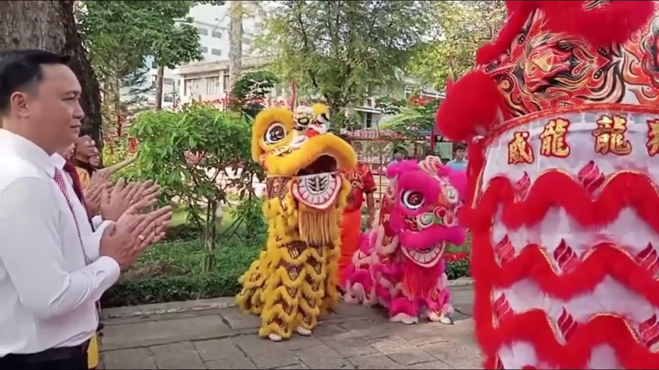 93 - Đầu năm đi lễ khai hạ ở Lăng ông Bà Chiểu