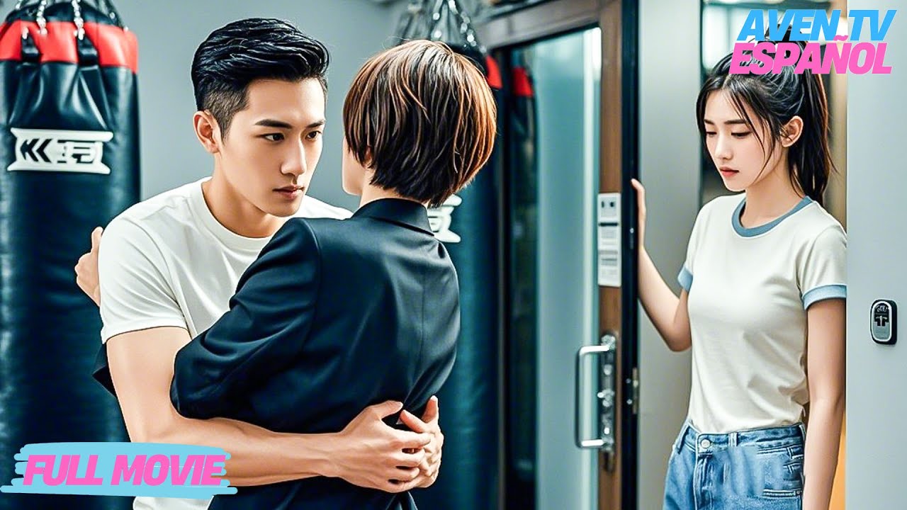 El CEO abraza a su amante para provocar a Cenicienta, pero ella devuelve el anillo y se va!