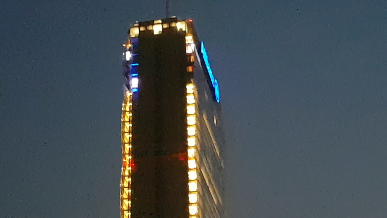 Ascensori torre Isozaki