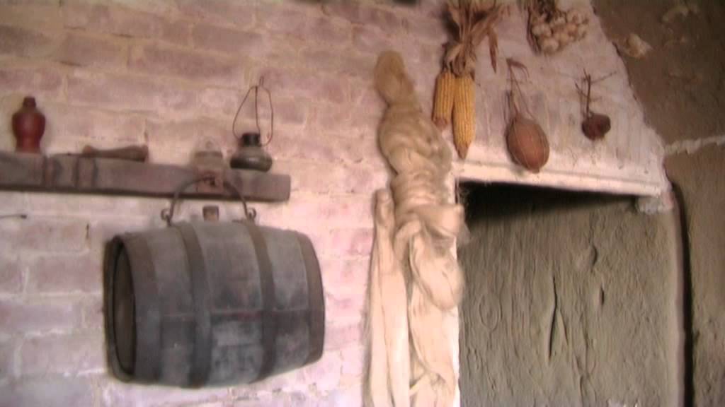 Mombarone, Asti, Le Case Grotta