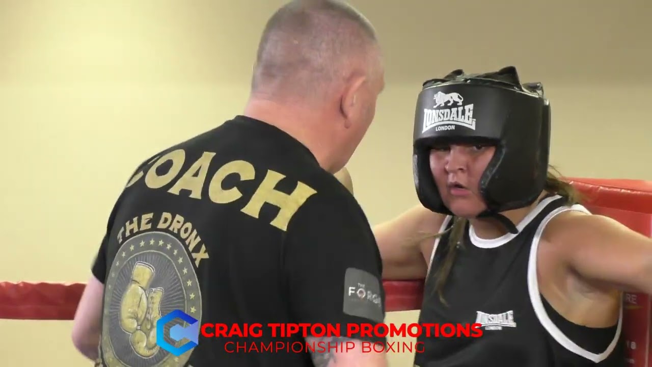 Academy Show Female Bout Riri Adams V Aimee Jukes