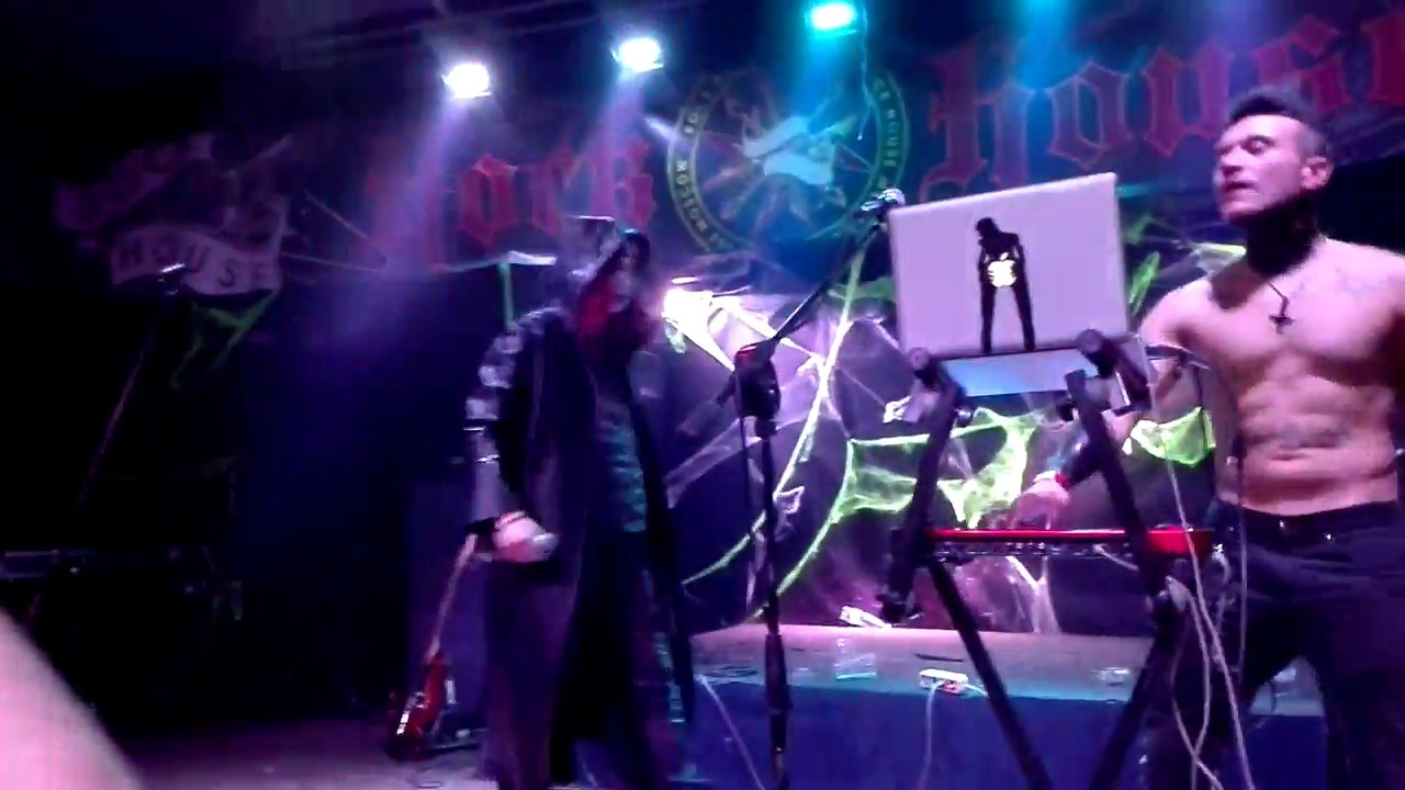 Alien Vampires - Clubbers Die Younger  (Rock House, Moscow, 27.10.2017)