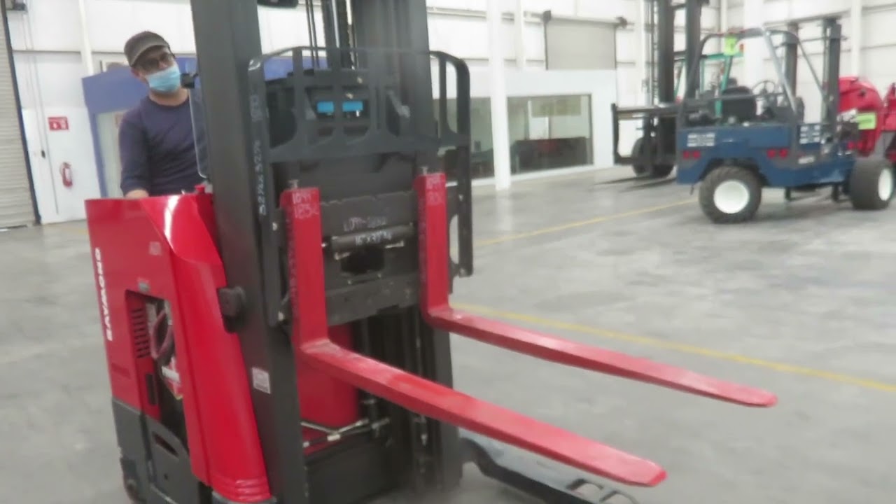 Cómo Operar o Manejar Montacargas Eléctrico Hombre Parado Marca RAYMOND Modelo 730-R45T de 6000 Lbs