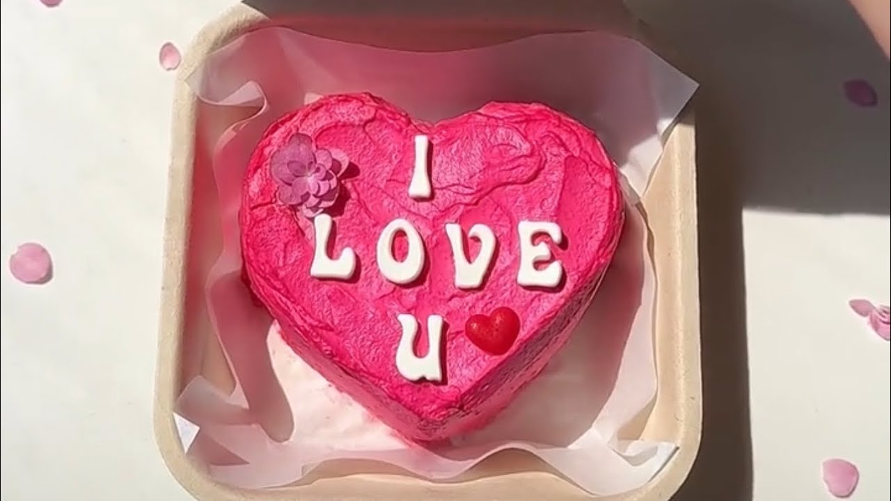 عشـ ت ببيت الاعْنياء إلا الولدالعصبي يسحـ بني م يدي لماشافني🥹💖
