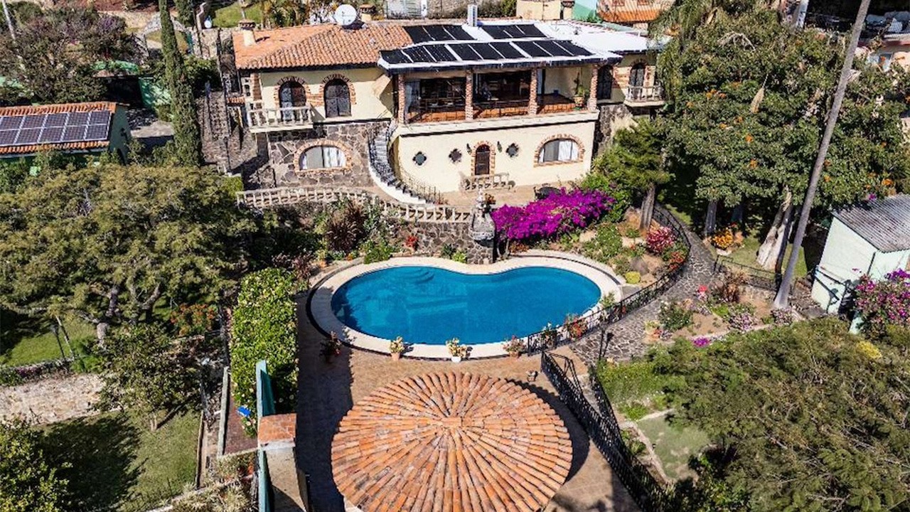 MASSIVE Home for sale in Lake Chapala | $699,000